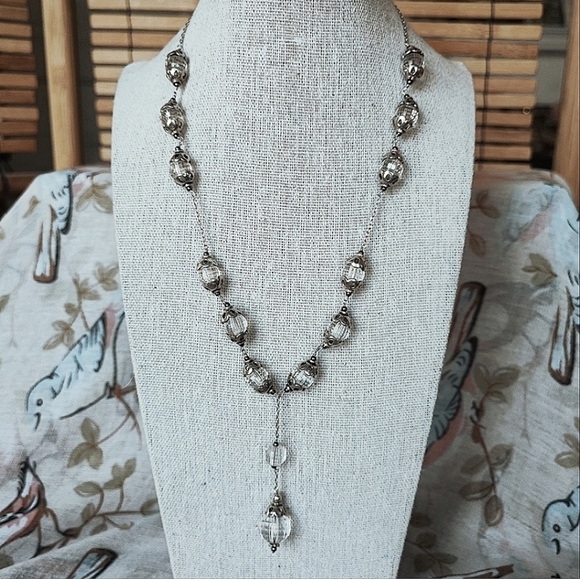 Heavily Faceted Vintage Clear Crystal Single Strand Necklace Strung on a Chain - Picture 13 of 13